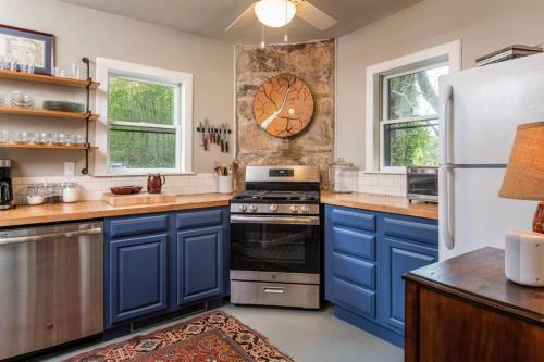Apple Valley Cabin