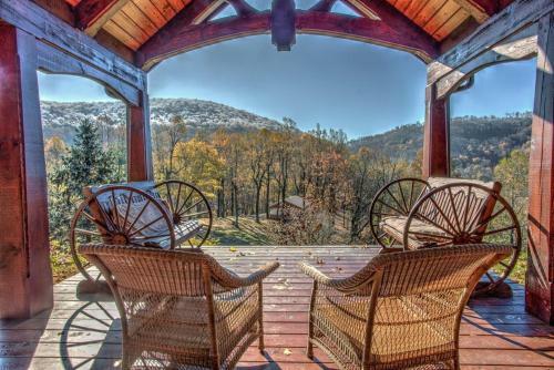 Lodge The Poplars At Bearwallow Mountain