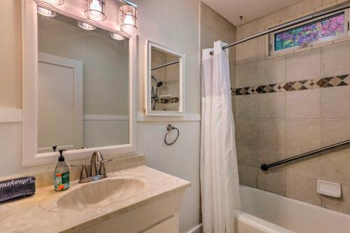 Cute And Cozy Hendersonville Getaway With Yard!