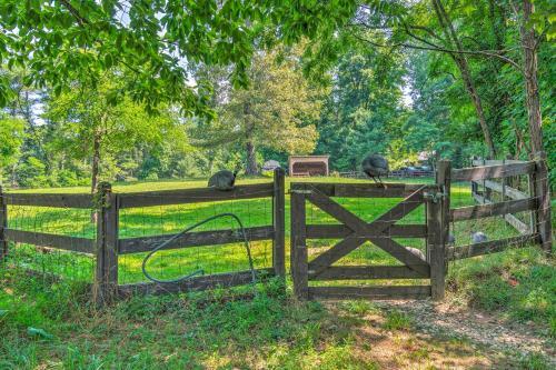 Apartamento Rustic Farm Stay In A Hendersonville Studio!
