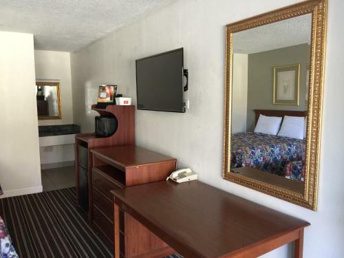 Motel Red Carpet Inn & Suites