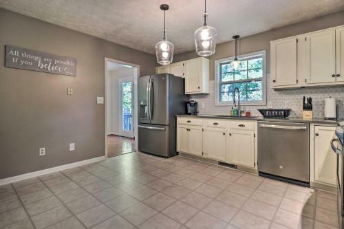 Mills River Hideaway With Front Porch And Mtn Views!