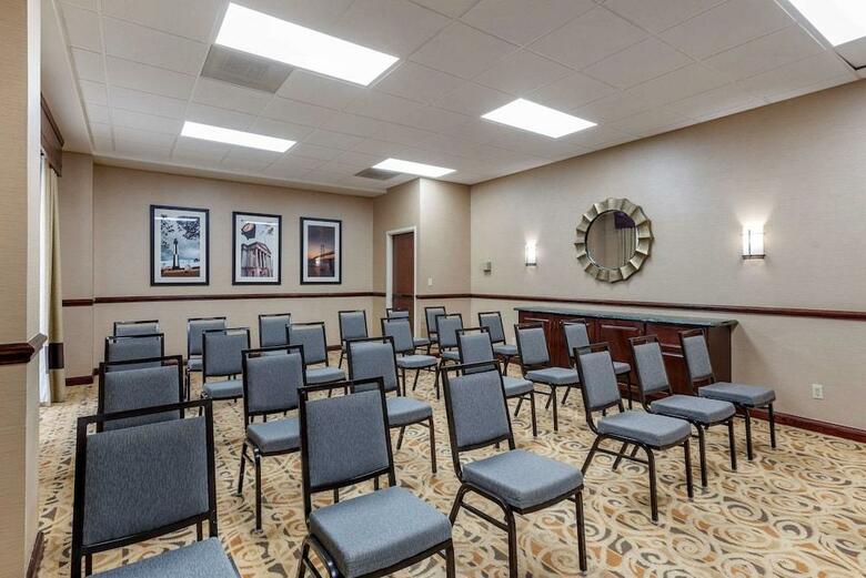Hotel Comfort Suites Chesapeake
