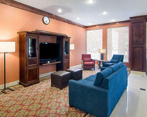 Hotel Comfort Inn & Suites West