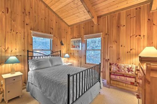 Family-friendly Sparta Cabin With Mtn Views!