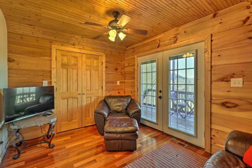 Sparta Cabin With Panoramic View, Wood Interior