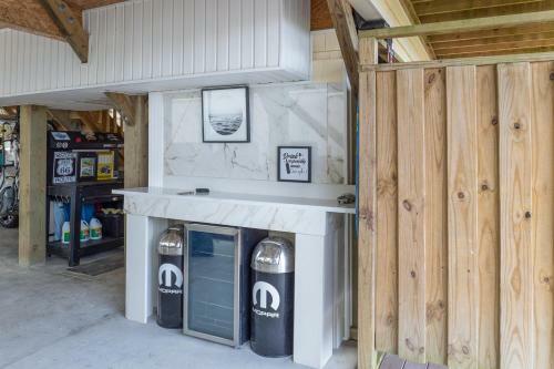 The Salty, Sandy, Happy House