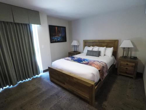 Hotel Bumbleberry Inn