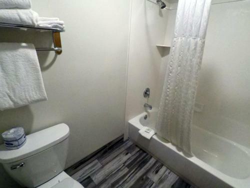 Hotel Bumbleberry Inn