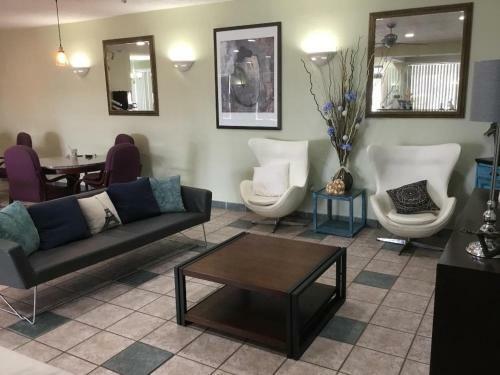 Hotel Houston Inn And Suites