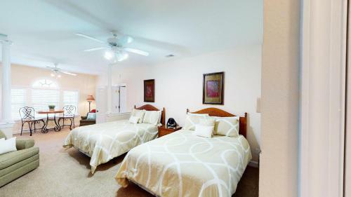 Champions By Coastline Resorts