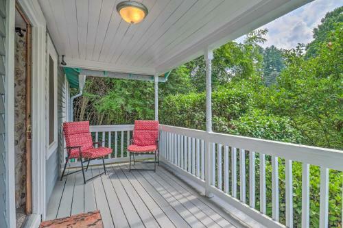 Idyllic Cottage In Dtwn Sylva Hike And Explore