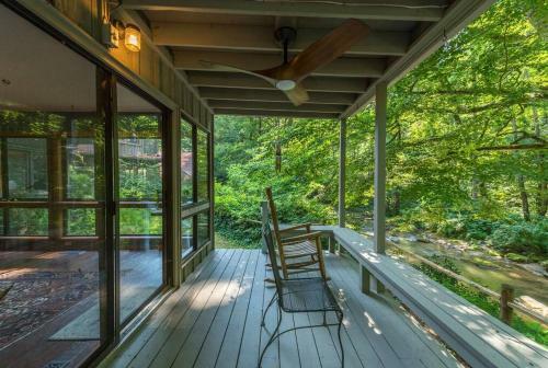 Waterfall Escape- Large Families & Guest House