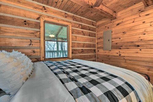 Pet-friendly Whittier Cabin With Covered Porch!