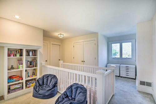 Vintage-mod Getaway With Deck And Private Pool!