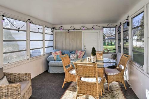 Modern Milan House With Furnished Breezeway!