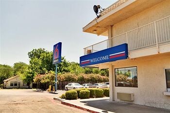 Motel 6 Dallas - Irving