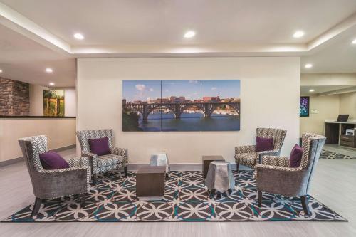 Hotel Country Inn & Suites Loudon