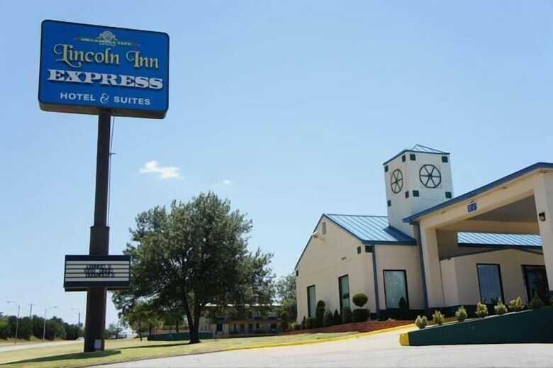 Lincoln Inn Express Hotel And Suites