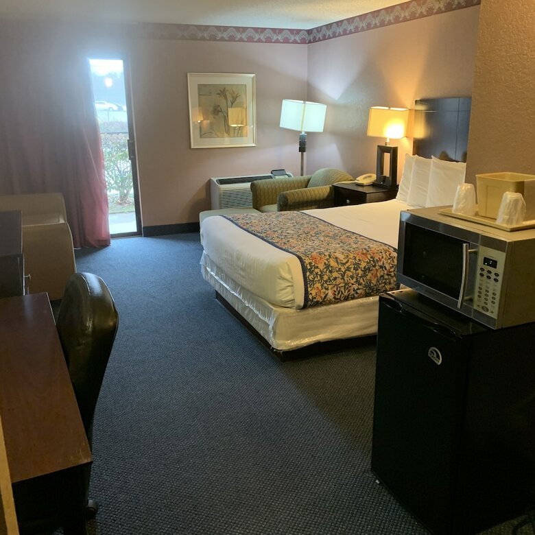 Lincoln Inn Express Hotel And Suites