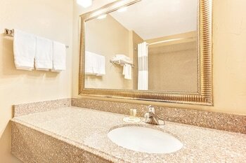 Motel Days Inn And Suites Oklahoma City