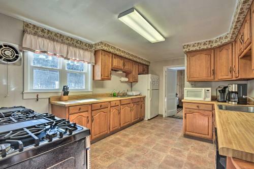 Serene Saxton Lodge 7 Mi To Lake Raystown!