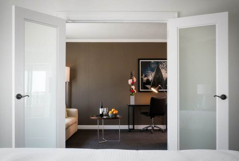 Hotel The Logan