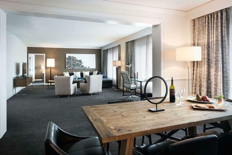 Hotel The Logan