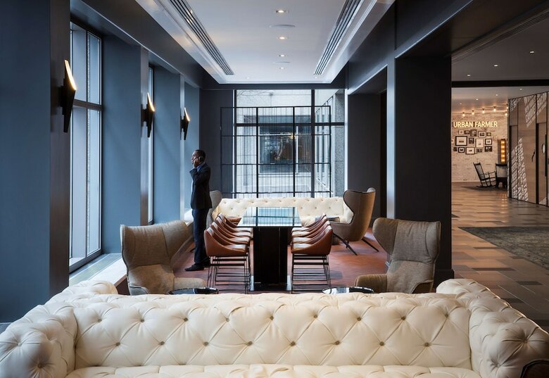 Hotel The Logan