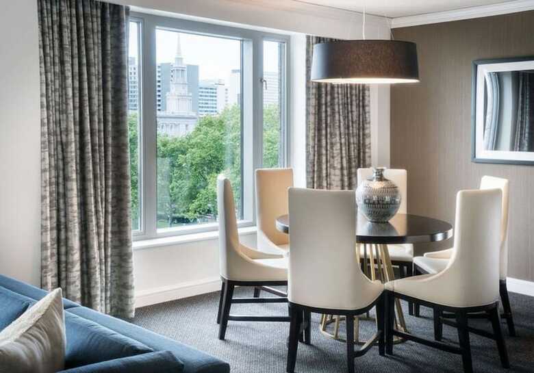 Hotel The Logan