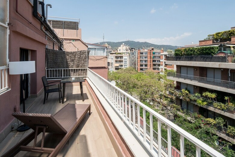 Hotel Catalonia Castellnou