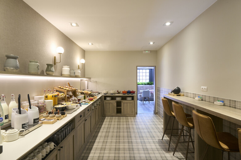 Hotel Catalonia Castellnou