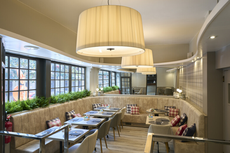 Hotel Catalonia Castellnou