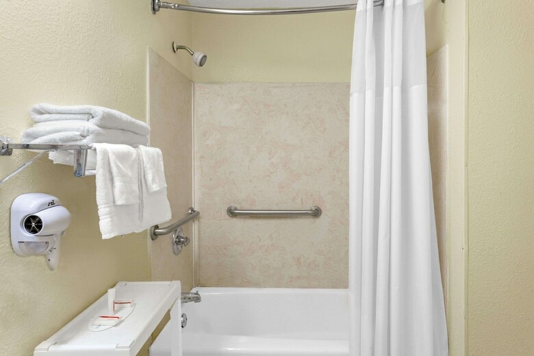 Hotel Days Inn Columbia Ne Fort Jackson