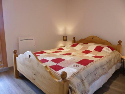 Simplistic Apartment In M�ribel With Mountain Views