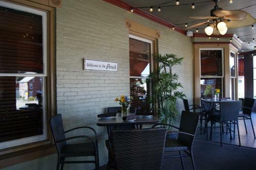Posada Altland House Inn & Suites