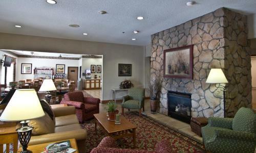 Hotel Coshocton Village Inn & Suites