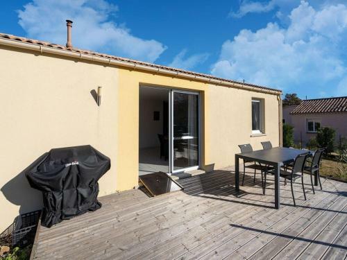 Sunny Holiday Home In Les Vans With Terrace