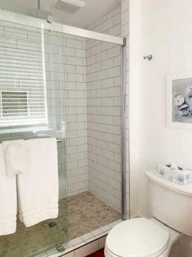 Posada 607 Bay Luxurious Guest Rooms