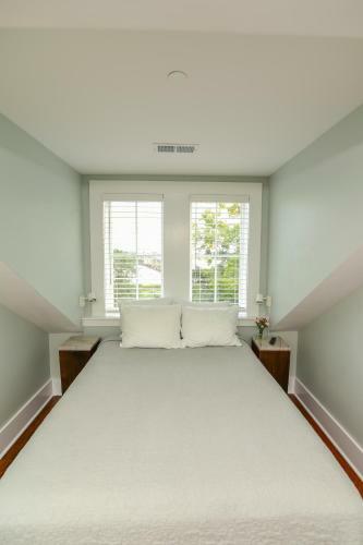 Posada 607 Bay Luxurious Guest Rooms
