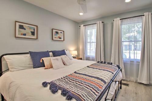 New! Renovated 2 Bed 2 Bath Apartment Downtown