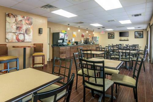 Motel Americas Best Value Inn Shawnee