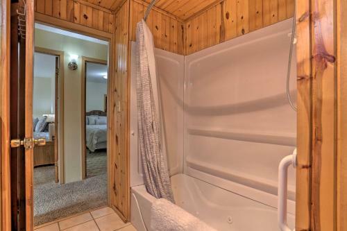 Family-friendly Getaway On 12-acre Trout Farm