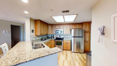 Villa 5207 Hampton Place South