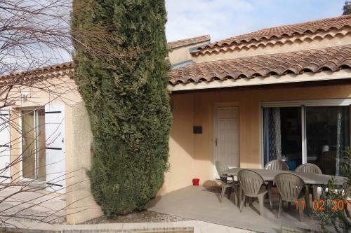 Family Villa With Pool And Garden