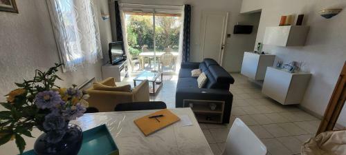 Family Villa With Pool And Garden