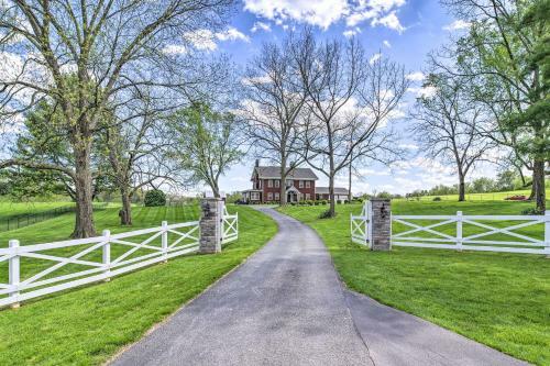 Grand Lafollette Home With Covered Patio On 40 Acres!