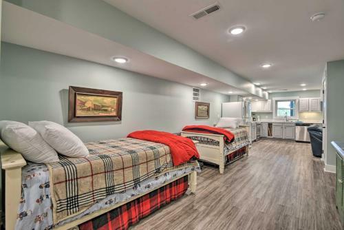 Renovated Lakeside Home With Private Boat Dock!