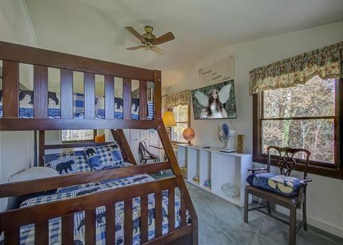 Far Horizons #416 By Aunt Bug's Cabin Rentals