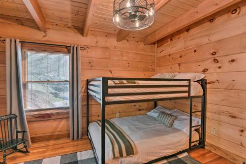 Center Hill Lake Cabin With Wraparound Deck!